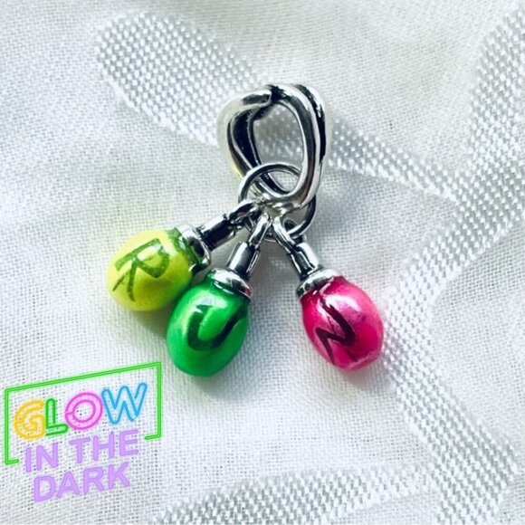 NWOT Glow-in-the-Dark "Run" Charm & Moveable Demogorgon Charm – Stranger Things - Picture 2 of 15